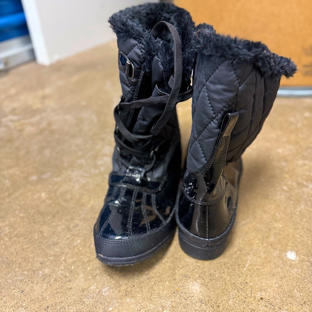 Black Totes winter boots for women
